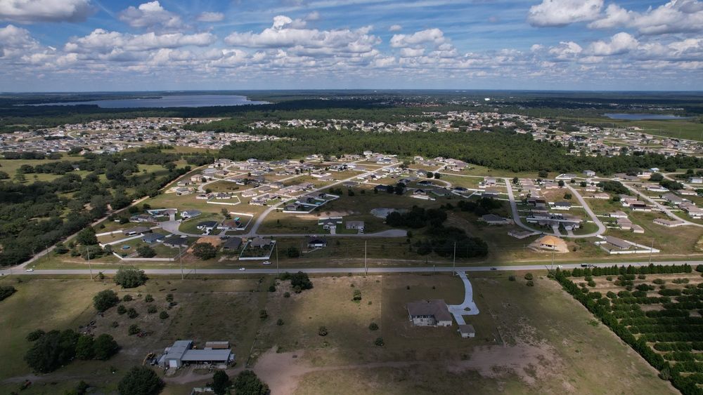 Lake Hatchineha Road Residential: 9500 Lake Hatchineha Rd, Haines City, FL 33844